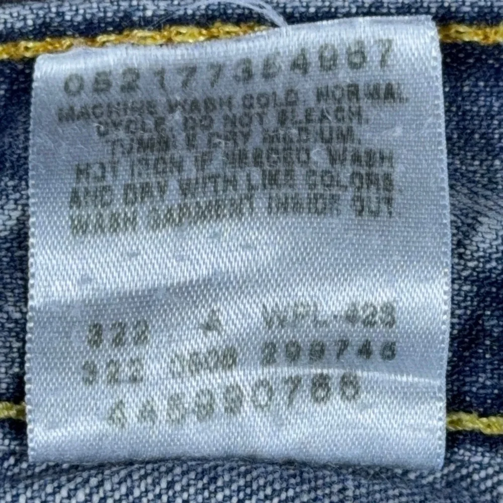 Levis small hole